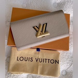 ❌SOLD ❌ 💯Authentic Louis Vuitton Epi Portefeuille Wallet
